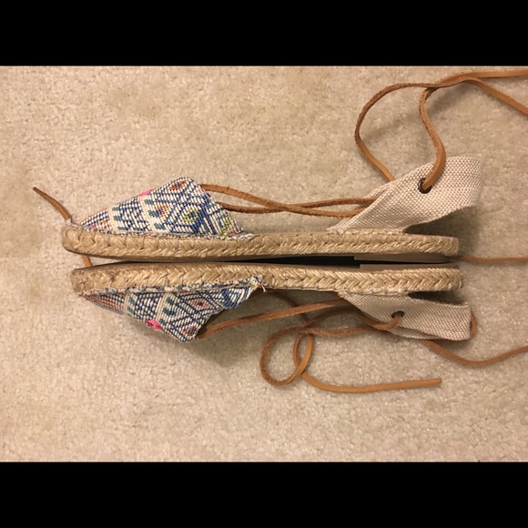Women’s shoes - Picture 2 of 2